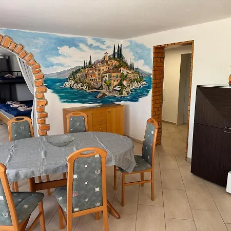 Apartman 84 Qm Nahe Europa Park Bis 6 Personen Hunde Willkommen Komplett Eingezaeunt Herbolzheim